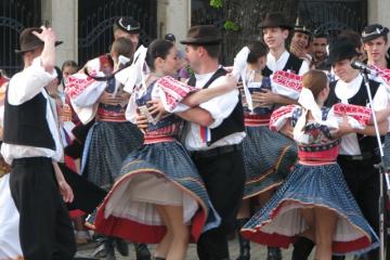 Stavanie májov 2013 (8) Stavanie májov 2013 (8)