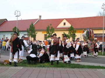 Stavanie májov 2013 (13) Stavanie májov 2013 (13)