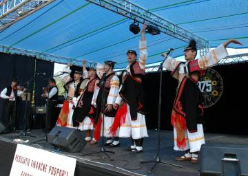 „S Podpoľanci pri speve a tanci“ „S Podpoľanci pri speve a tanci“