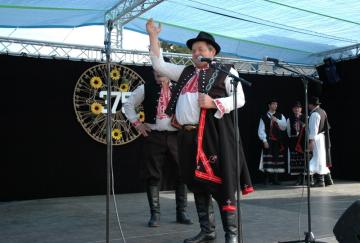 „S Podpoľanci pri speve a tanci“ „S Podpoľanci pri speve a tanci“