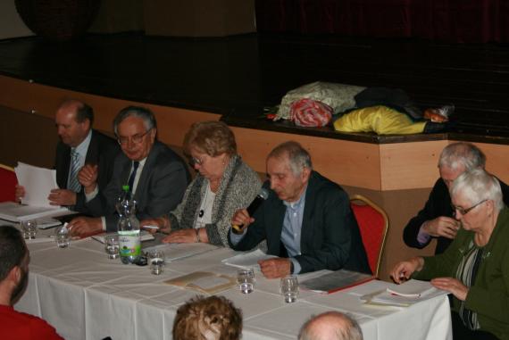 Predsedníctvo Základnej organizácie Jednoty dôchodcov v Detve za stolom Predsedníctvo Základnej organizácie Jednoty dôchodcov v Detve za stolom