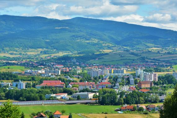 Pohľad na Detvu od dialnice Pohľad na Detvu od dialnice