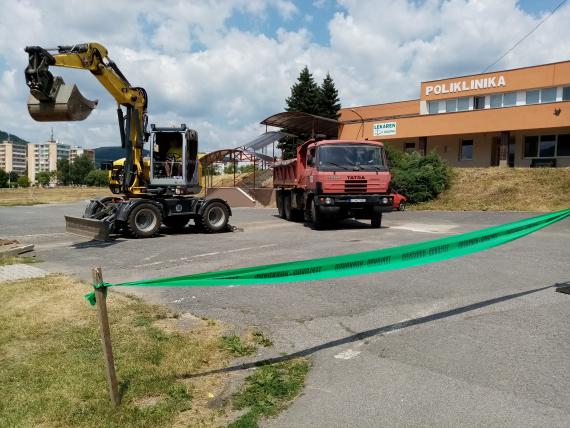 Parkovisko pred poliklinikou Parkovisko pred poliklinikou